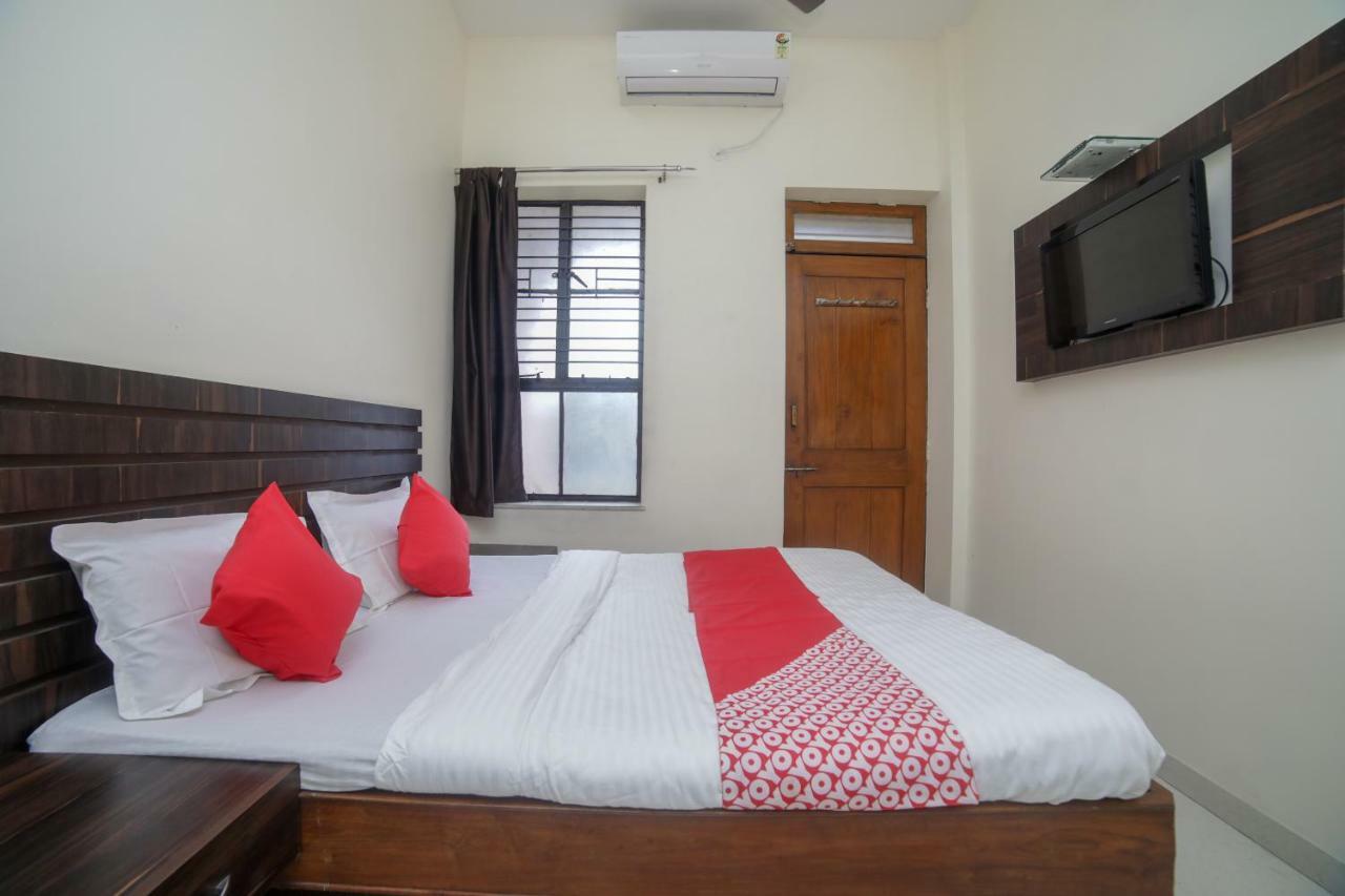Oyo 46697 Hotel Gopi Nagpur Buitenkant foto