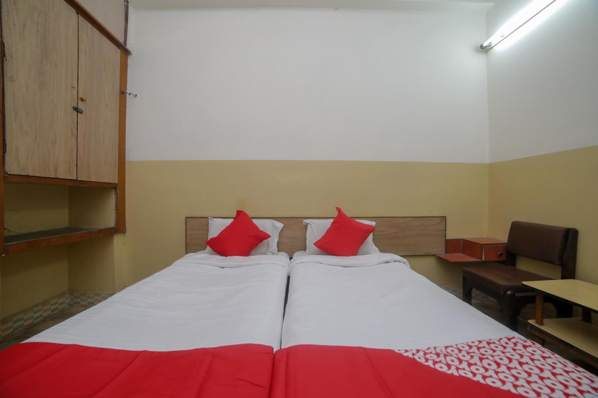 Oyo 46697 Hotel Gopi Nagpur Buitenkant foto