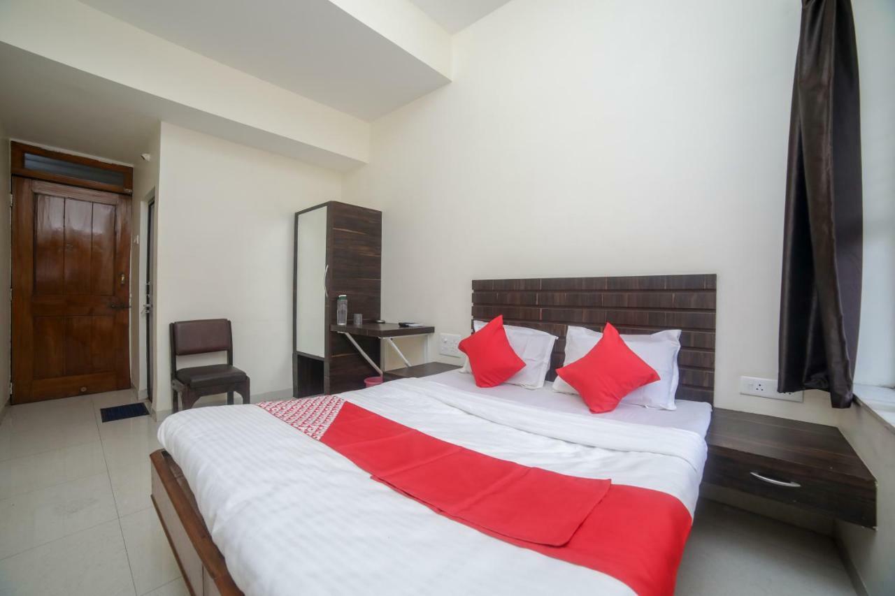 Oyo 46697 Hotel Gopi Nagpur Buitenkant foto