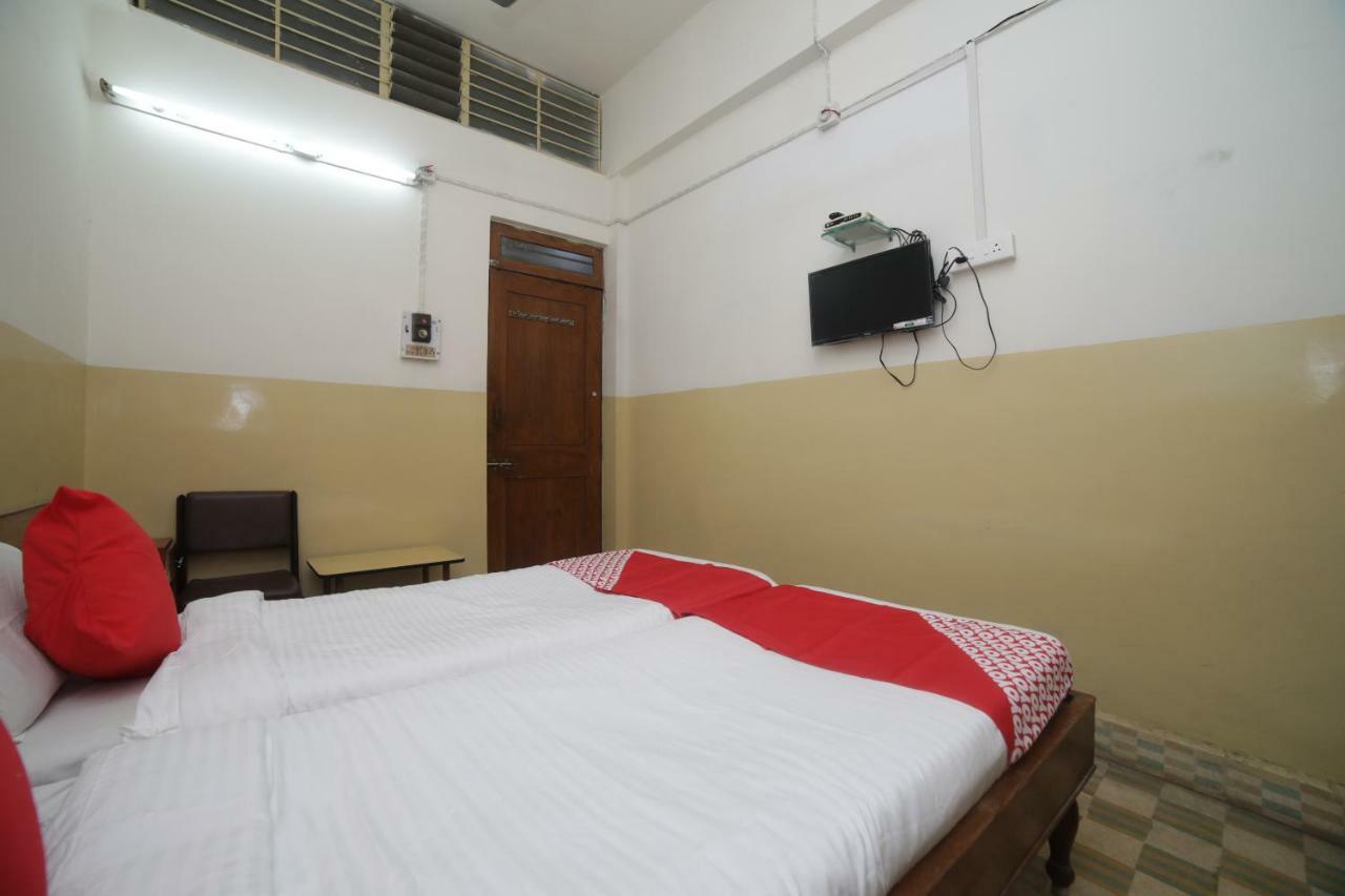 Oyo 46697 Hotel Gopi Nagpur Buitenkant foto